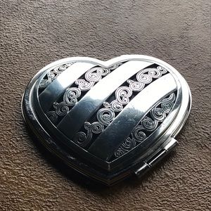 Brighton compact dual sided mirror